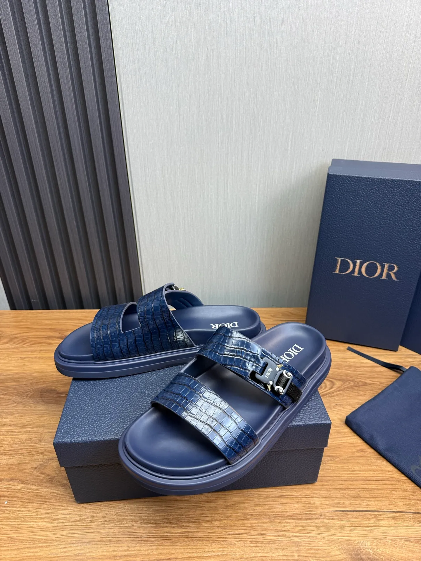 Men's shoes 300💰 Dior. Men's slippers🩴 Official website 1:1 production 38-45 size 45 46 🉑️Customized original material shipped✅